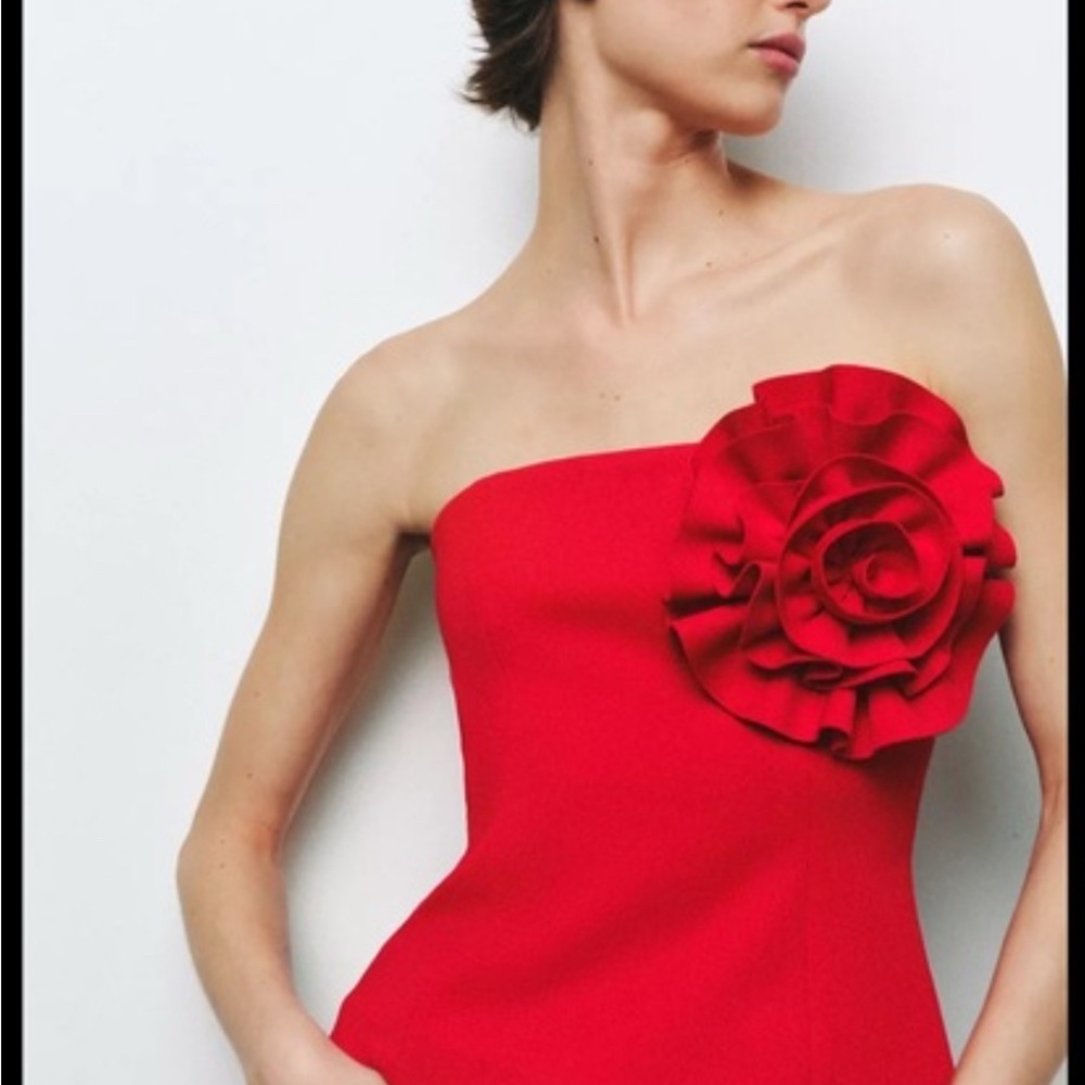 Chic Fuchsia Women's strapless top  with Floral Detail